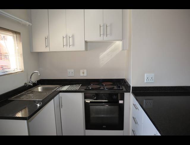 1 BEDROOM APARTMENT FOR SALE IN CAVERSHAM GLEN